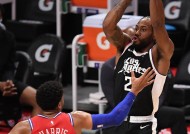 爱游戏-里程碑夜！孟菲斯灰熊篮板制胜，欧篮联集结日刷纪录，球迷炸锅，数据趋势出现新变化的简单介绍