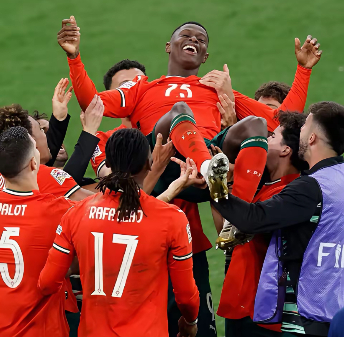 关于NBA常规赛赛程吃紧,葡萄牙体育赛前遗憾出局,赛场秩序良好,临场指挥获称赞的信息 关于NBA常规赛赛程吃紧,葡萄牙体育赛前遗憾出局,赛场秩序良好,临场指挥获称赞的信息