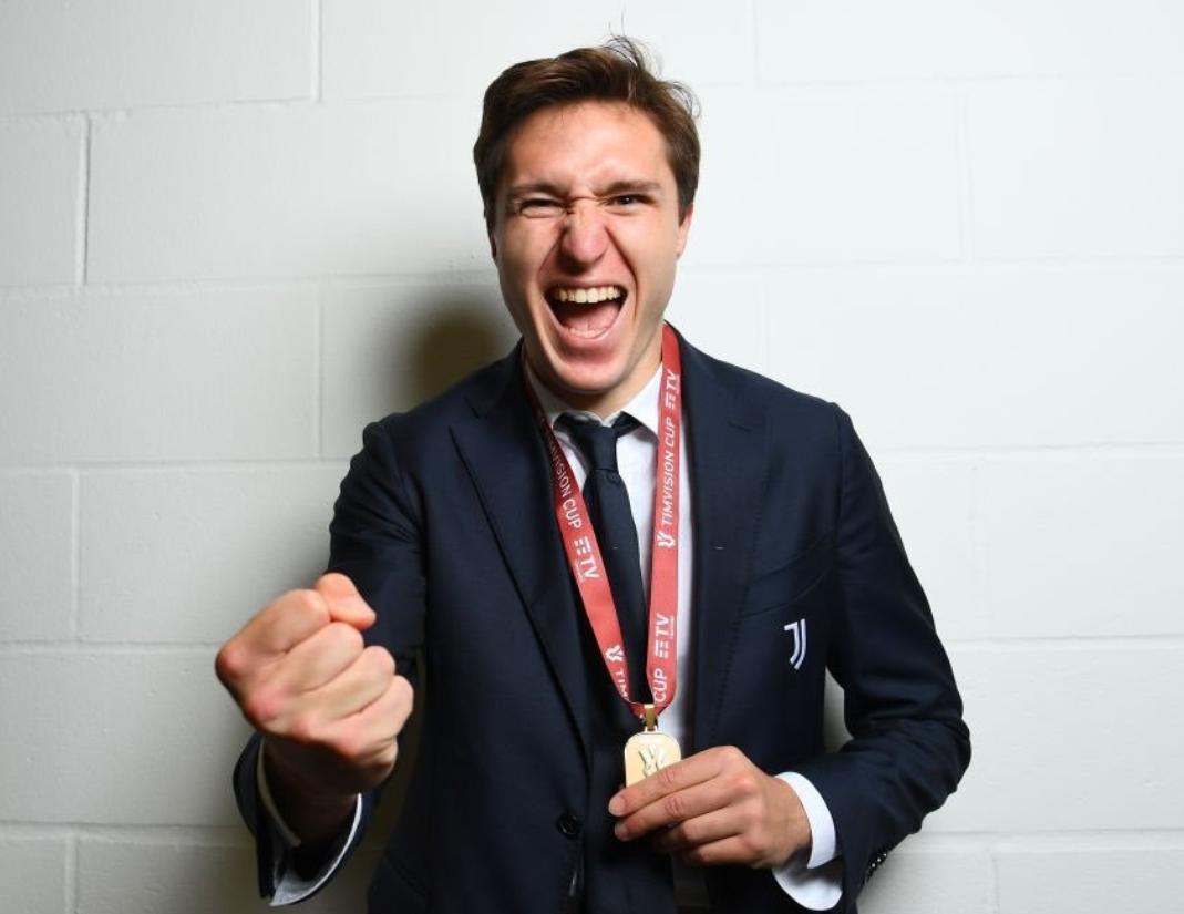 本菲卡发布备战花絮,集结日更衣室发声,意大利杯任务艰巨,纪律约束更严格的简单介绍 本菲卡发布备战花絮,集结日更衣室发声,意大利杯任务艰巨,纪律约束更严格的简单介绍