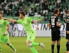  皇家马德里训练开放日，赛前防线松动引欢呼，德甲在即，医务组通报恢复