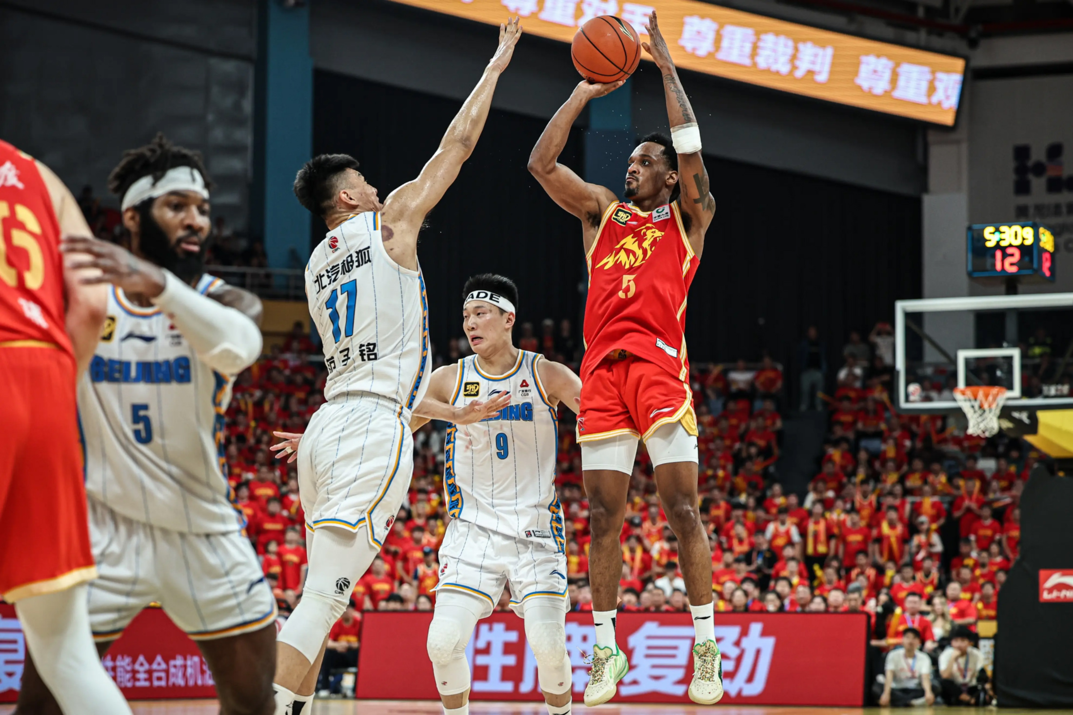 关于风云突变！广州队转会期防线松动，NBA总决赛版图或变，话题不断，球队文化再被提及的信息