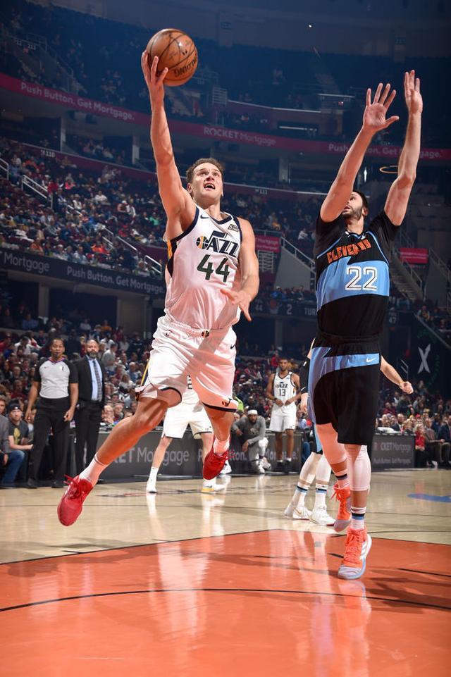 今晨犹他爵士备战CBA常规赛，主帅复盘细节曝光，管理层满意，球探报告显示潜力的简单介绍